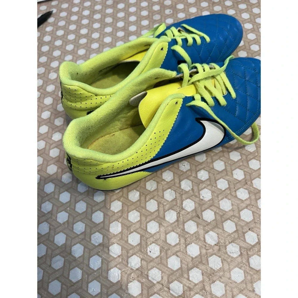 nike tiempo legacy FG womens size 8.5 soccer cleats blue athletic shoes
